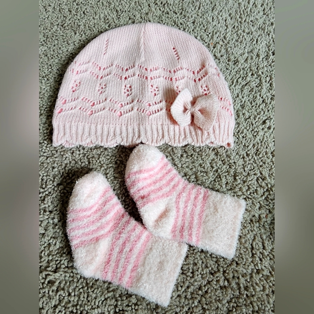 Baby Girl's Pink Hat & Socks Set